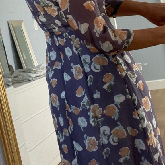 Summer silk dress. - Picture 2 of 4